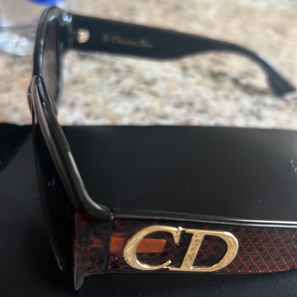 Dior designer glasses with original dust bag. - Picture 2 of 2